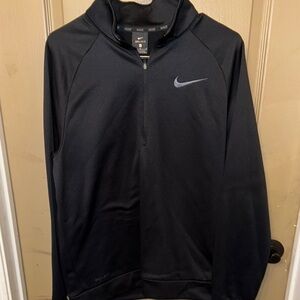 Nike Black Performance Jacket Sleek Lightweight Design